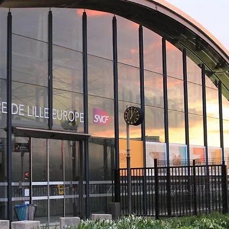 Charming One Bedroom In Apartment Tourcoing