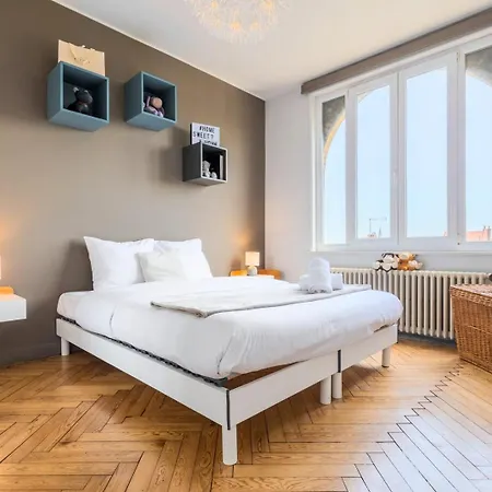 Apartment Charming One Bedroom In