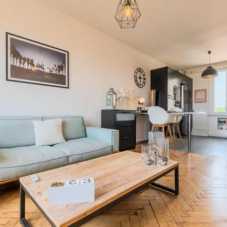 Charming One Bedroom In *