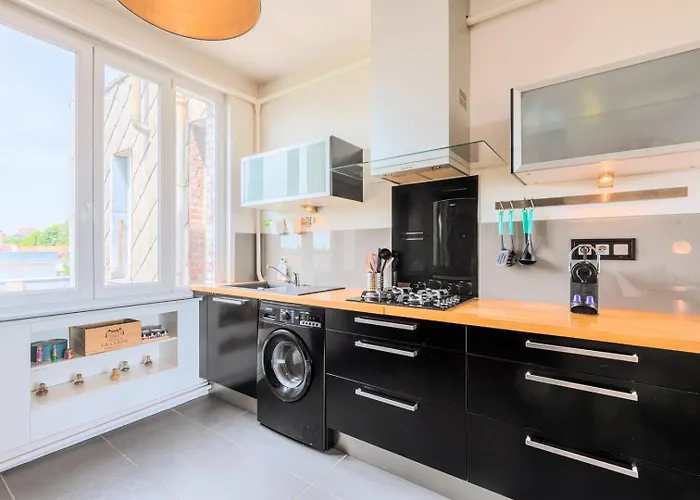 Charming One Bedroom In Apartamento